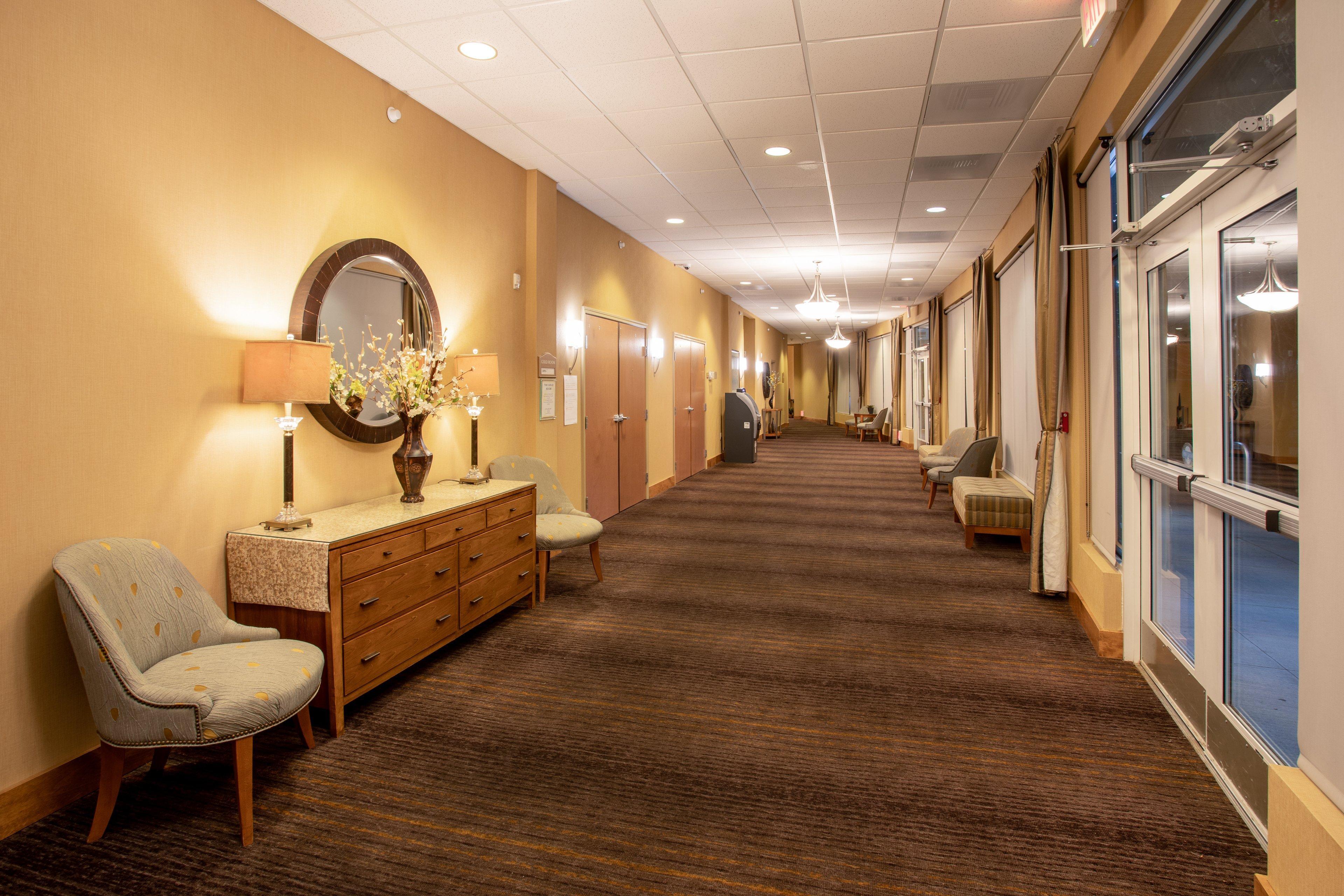By Ihg